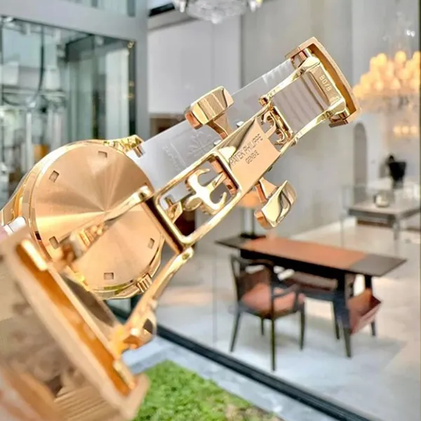 Đồng Hồ Nữ Patek Philippe Aquanaut 5269/200R-001 Màu Trắng Vàng